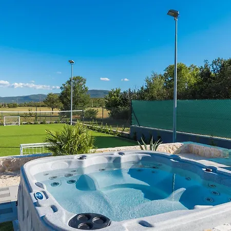 Nyaraló Gorgeous In With Sauna *