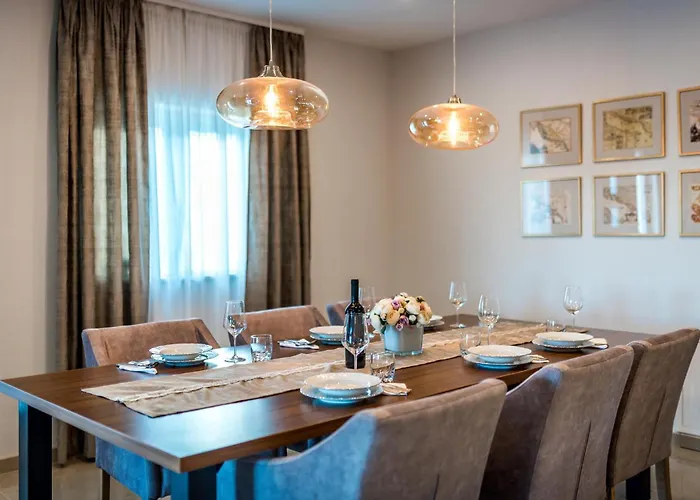 Vakantiehuis Gorgeous In With Sauna Siveric